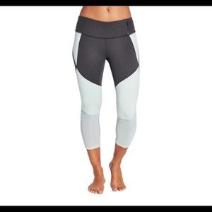 Calia Adjustable Mesh Capri Leggings